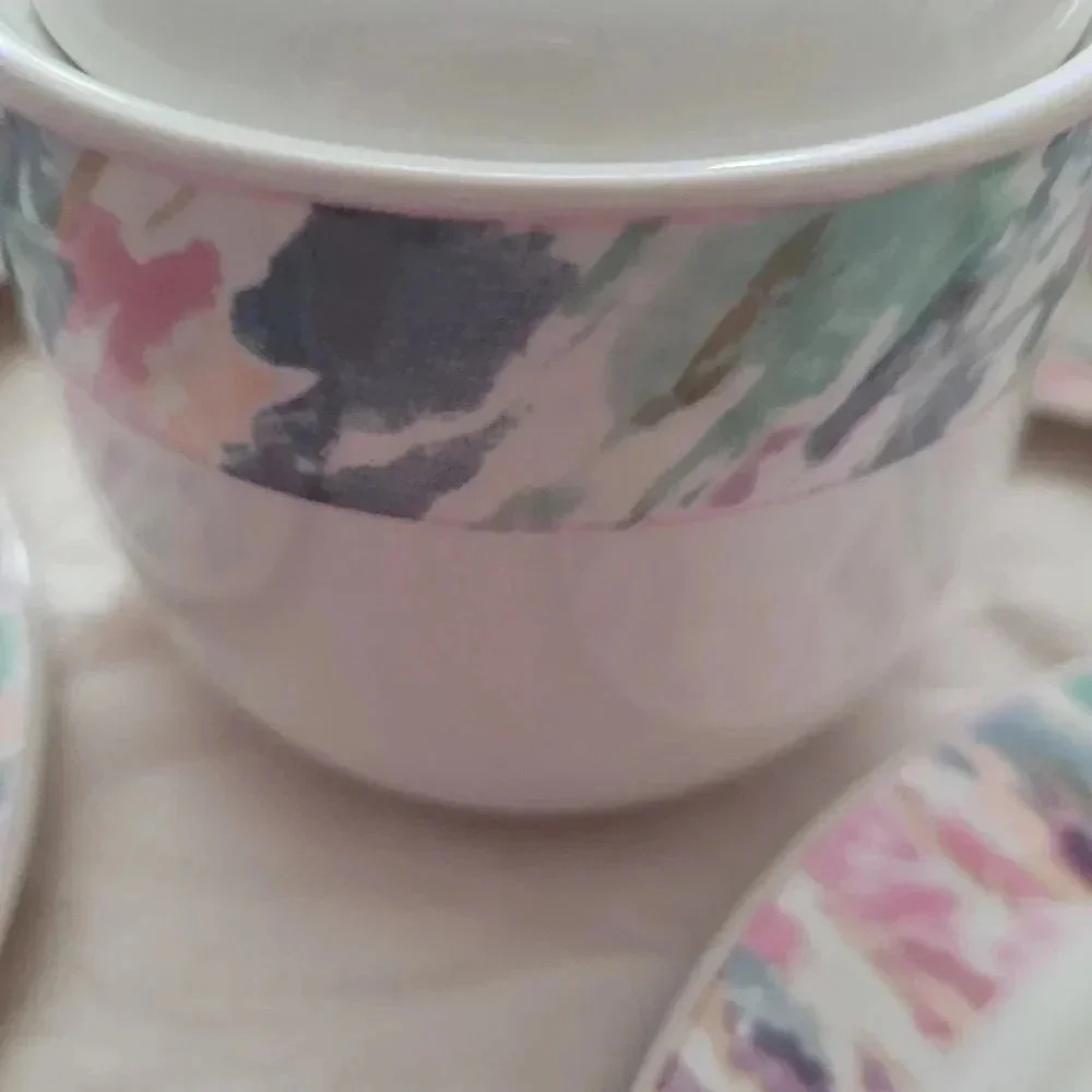Coffer/Tea/Saucer Set - Picture 3 of 10